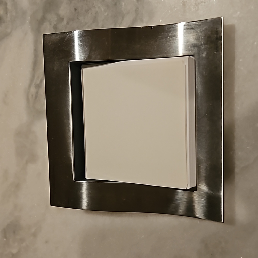 Desk paper holder
